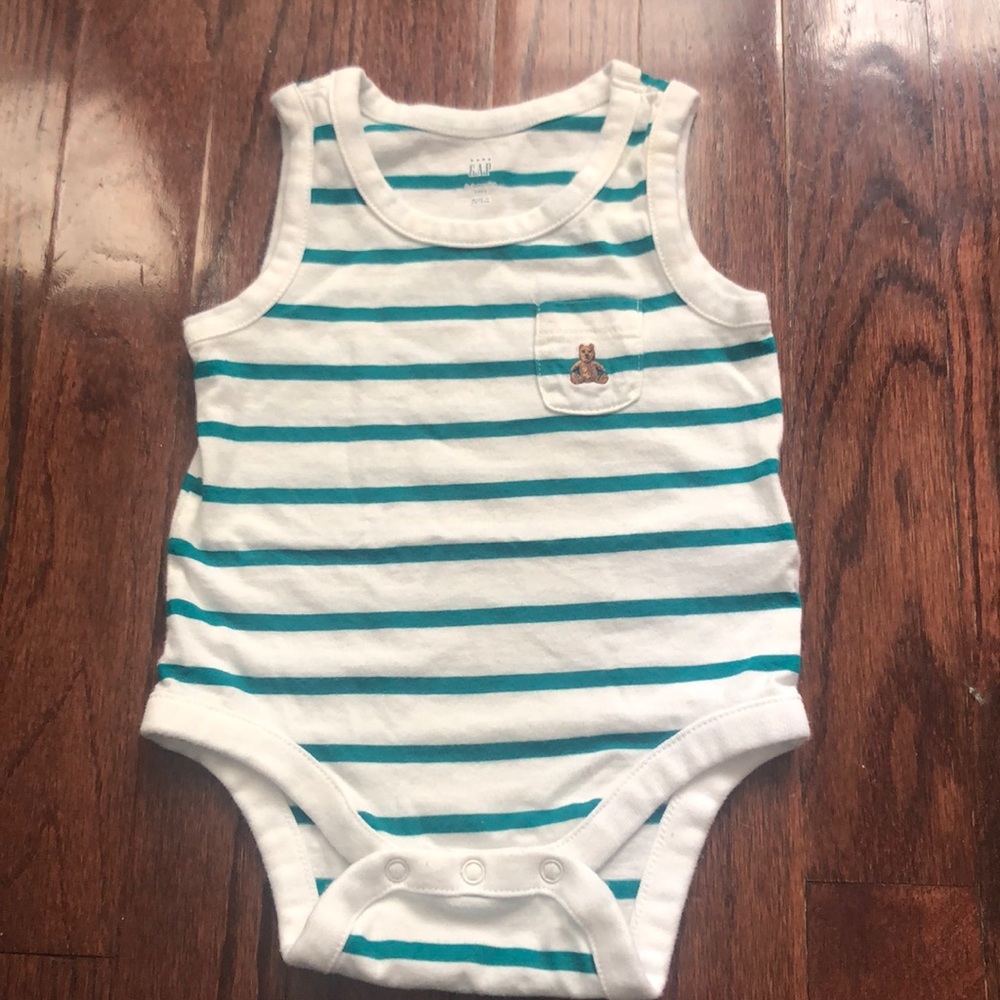 Baby Gap 0-3 m tank onesie